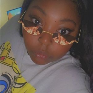 Meet your Posher, Jade